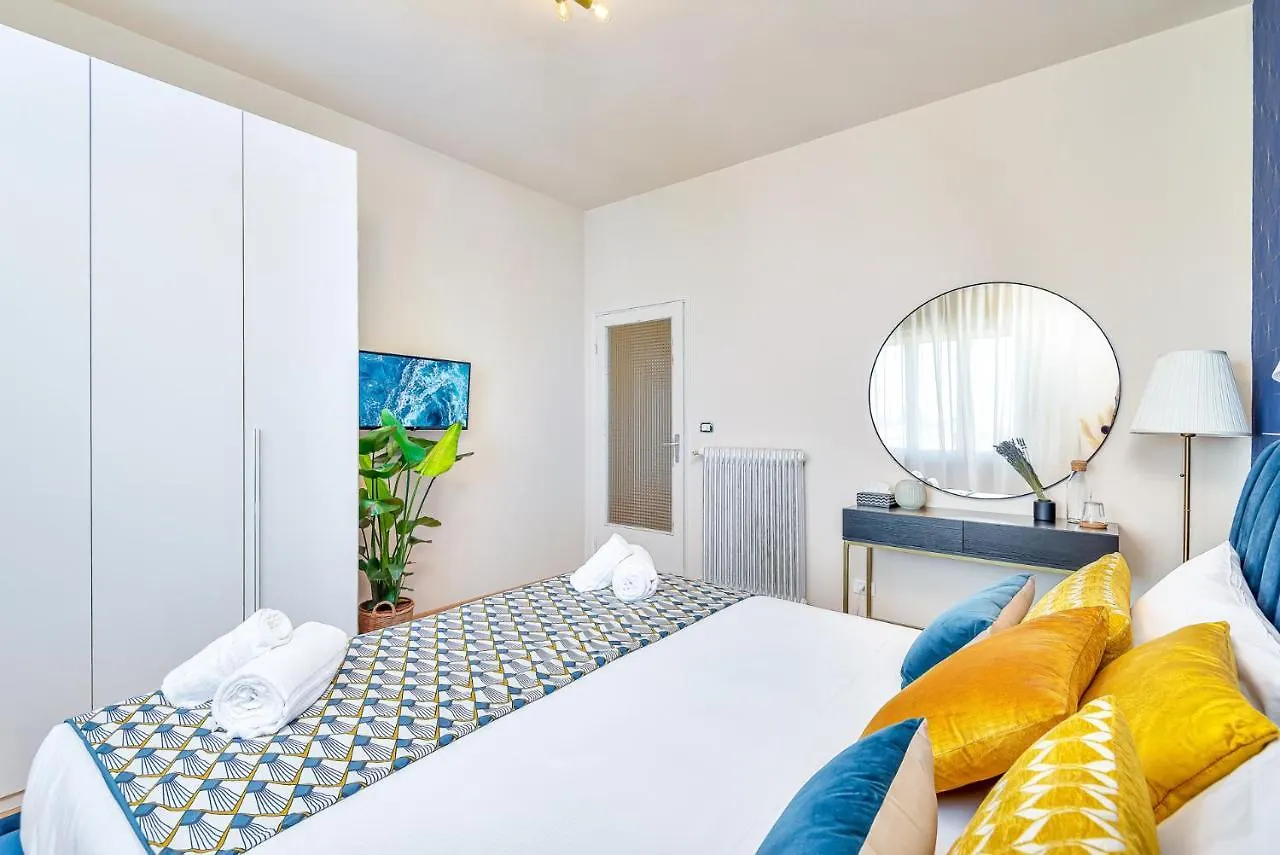 Art Deco' - Sleepwithme - Free Parking - Free Breakfast - Very Friendly Staff Pisa